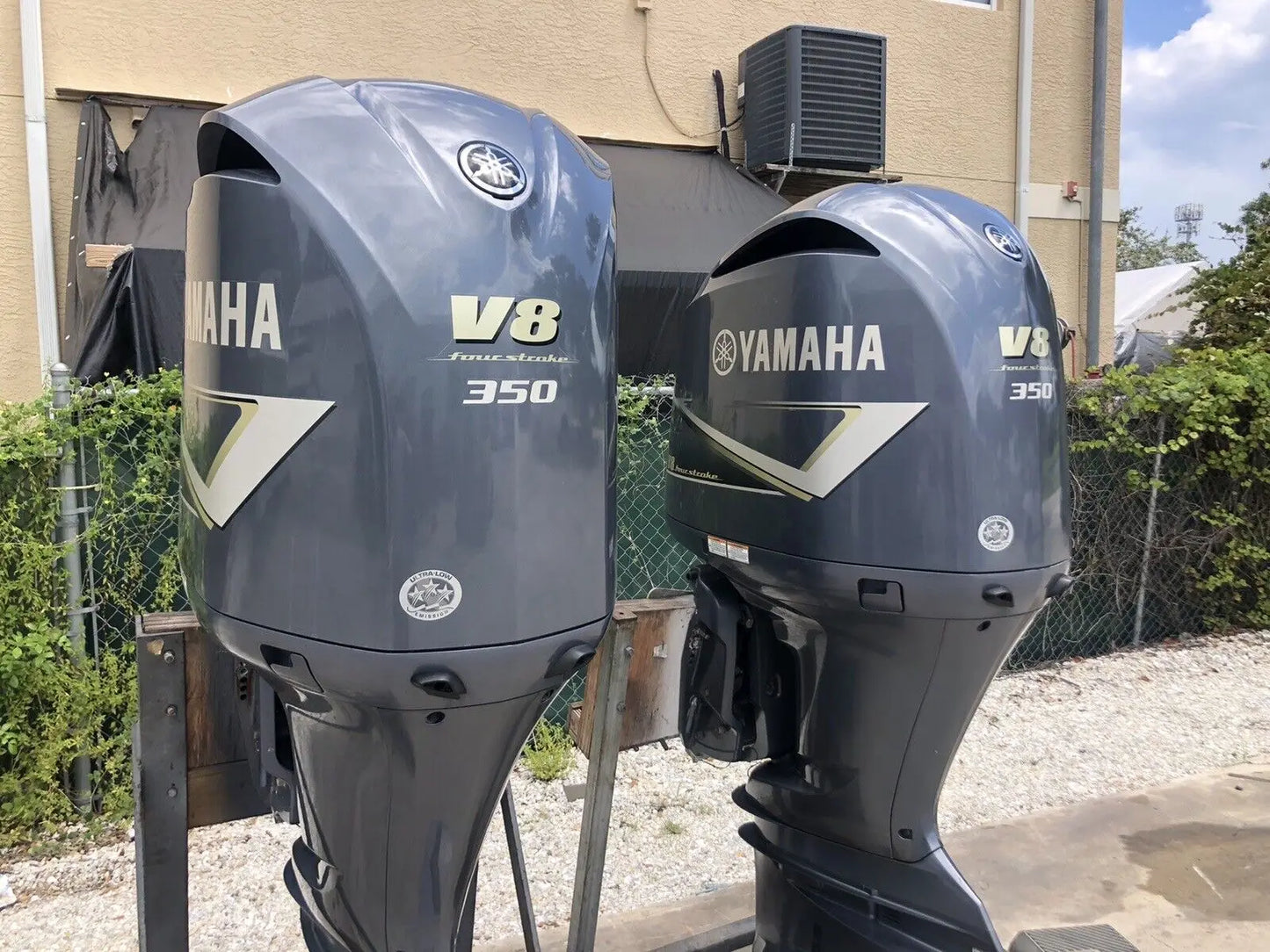 2017 YamahaS F350 250hp V8 4 Stroke 25” Outboard Motors