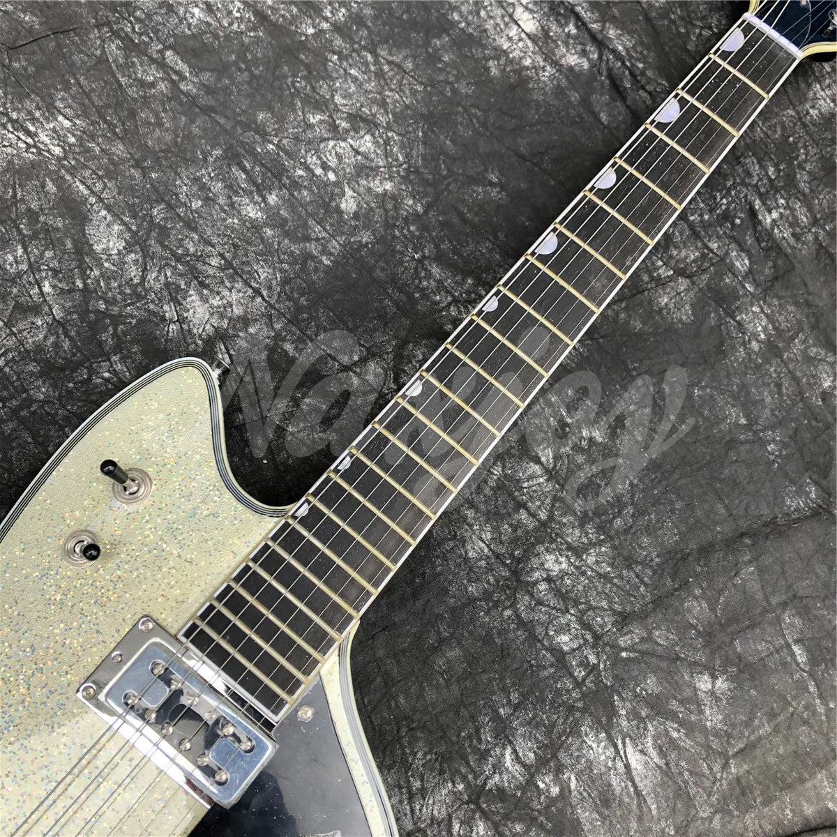 2021 Top Quatliy Billy Bo Model Sparkling Silver Electric Guitar New Arrival G Solid Wood Guitarra