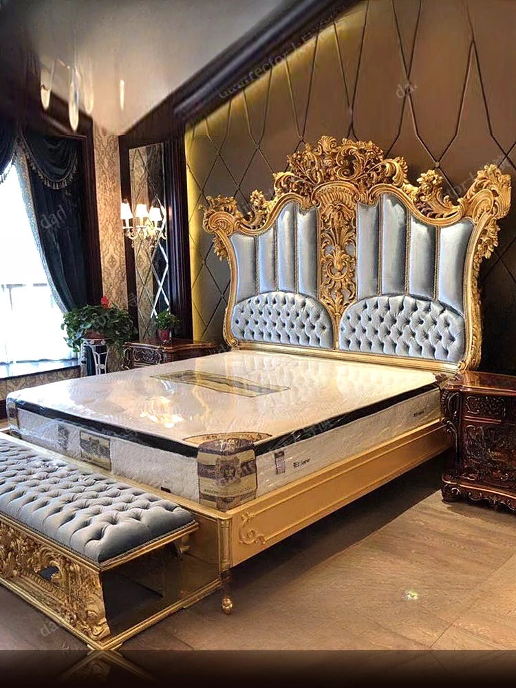 European-style gold foil carved double bed villa bedroom solid wood big bed French luxury fabric 2 m wedding bed