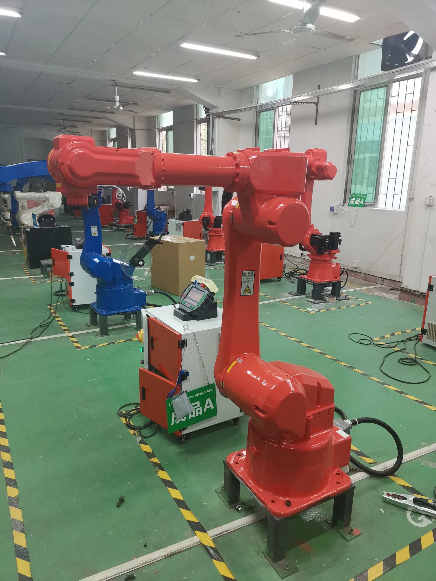 Hot selling industrial vertical machining center camera robot arm made in China Brand new