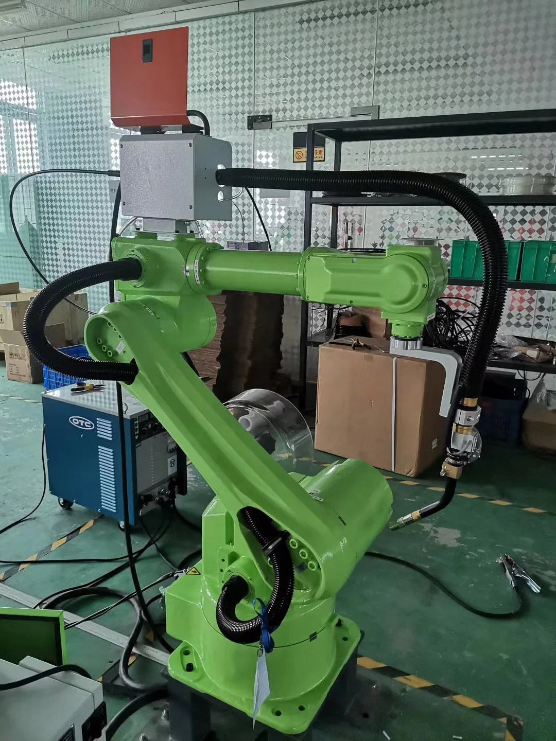 Hot selling industrial vertical machining center camera robot arm made in China Brand new