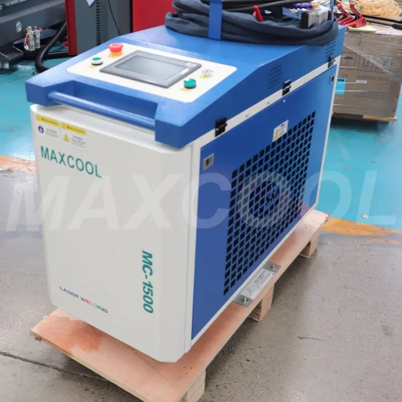 MAXCOOL Welding Equipment 3 In 1 Portable Fibre Laser Cleaning Laser Welding Cutting Machine Laser Rust Remover Mobile 2000w