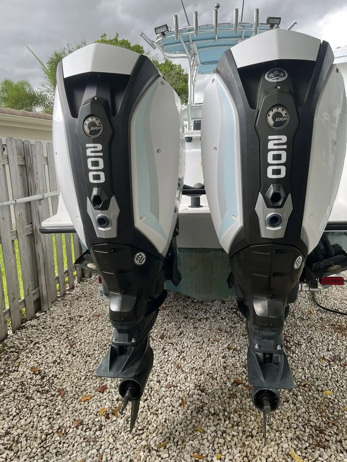 Pair 2017 EvinrudeS Etec G2 200hp 2 Stroke Outboard Motors