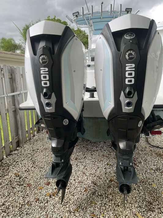 Pair 2017 EvinrudeS Etec G2 200hp 2 Stroke Outboard Motors