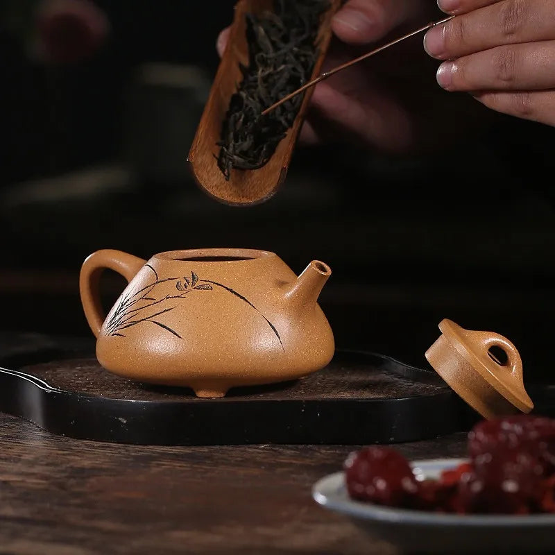 Zanghutianxia Guogao Gongyu Yue Purple Clay Pot Pure Handmade Lettering Yixing Kombucha Pot Sets Shipiao Teapot